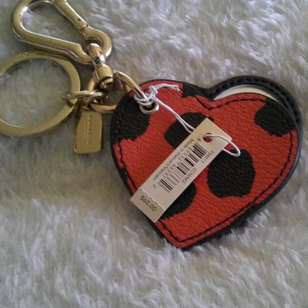Coach NWT Leather Double Heart Mirror in Leopard Print Bag Charm Keychain